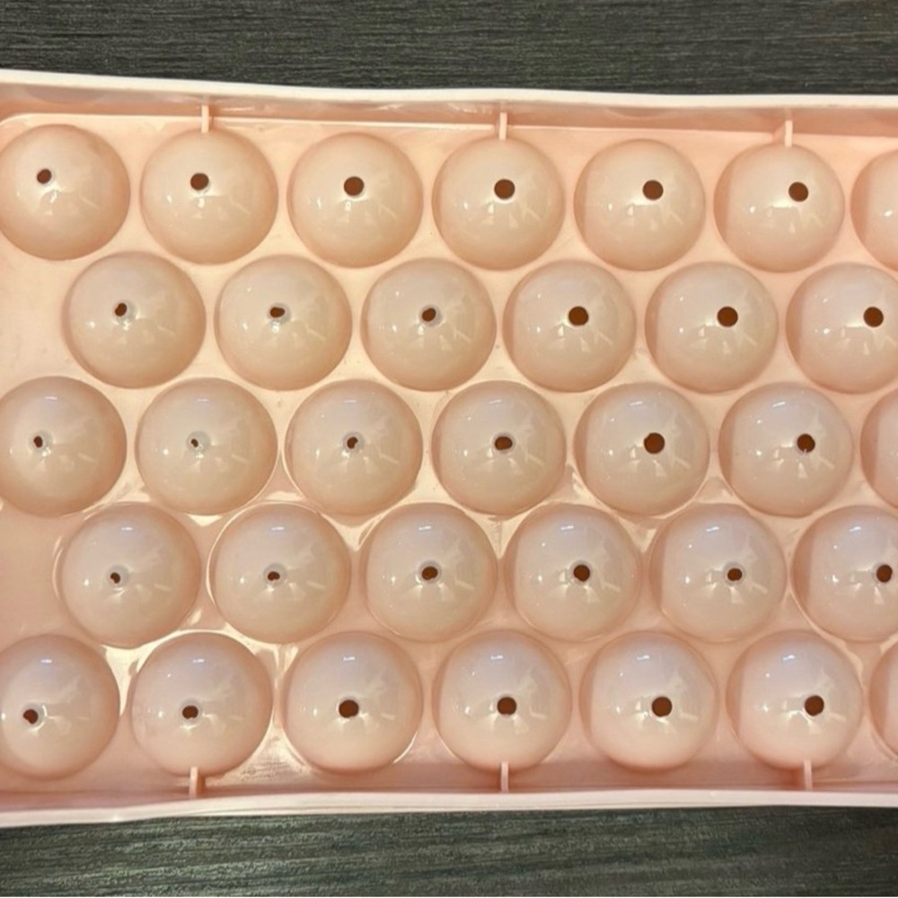 Ice CubeTray - Picture 2 of 3